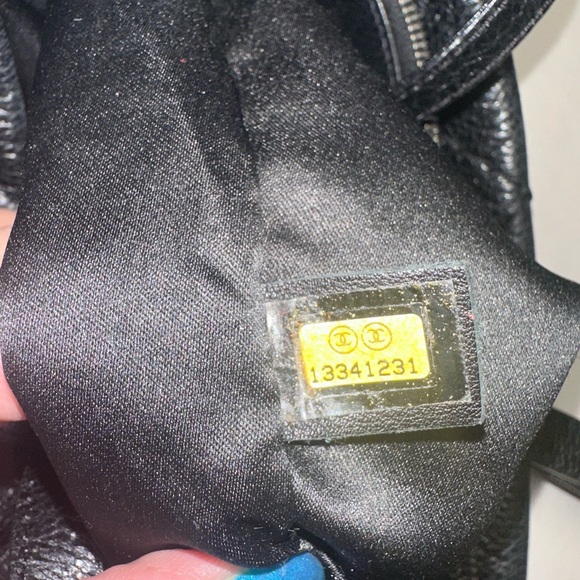 CHANEL On The Road Large Tote - Picture 6 of 15